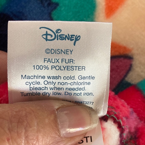 Disney Stitch Large Throw - Picture 4 of 4